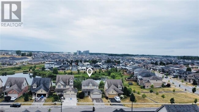Photo du bâtiment - 1833 Foxwood Ave