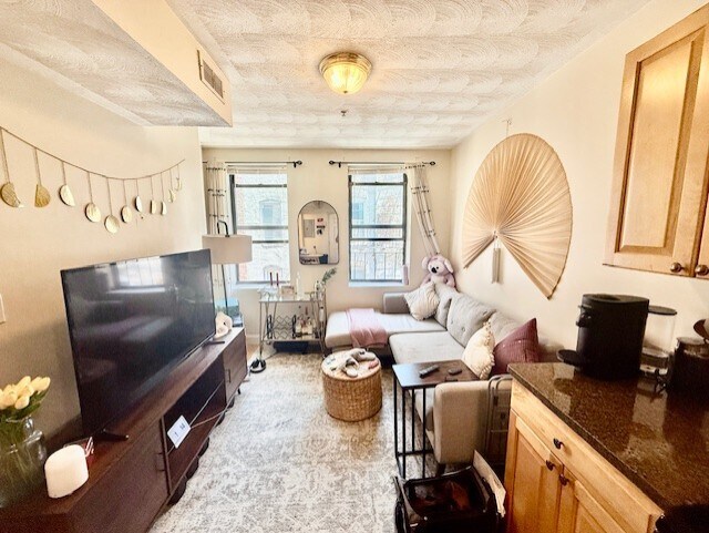 Foto del edificio - 133 Endicott St