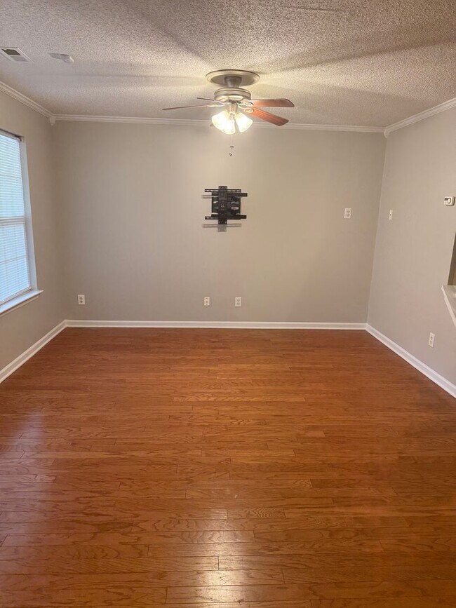 Foto del edificio - Well Maintained 3 Bedroom Townhome - Neigh...