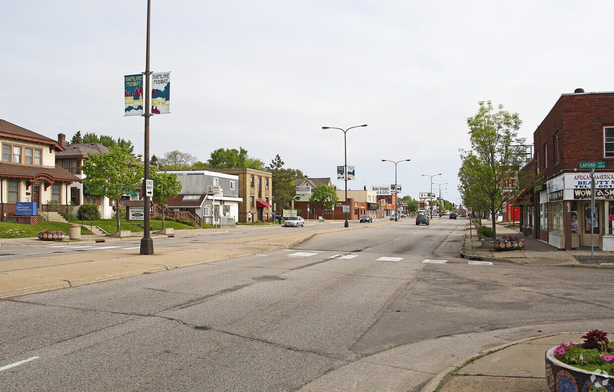 Building Photo - 647 Snelling Ave N
