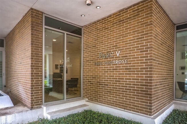 Foto del edificio - 3600 Montrose Blvd