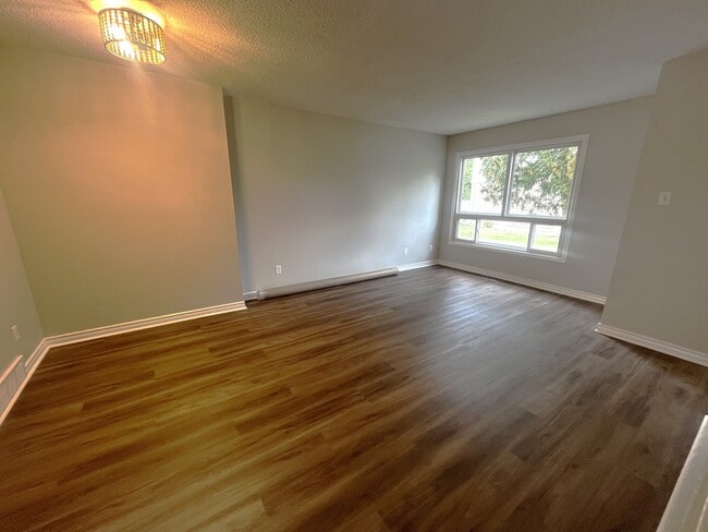 Building Photo - 200 St Clair Blvd