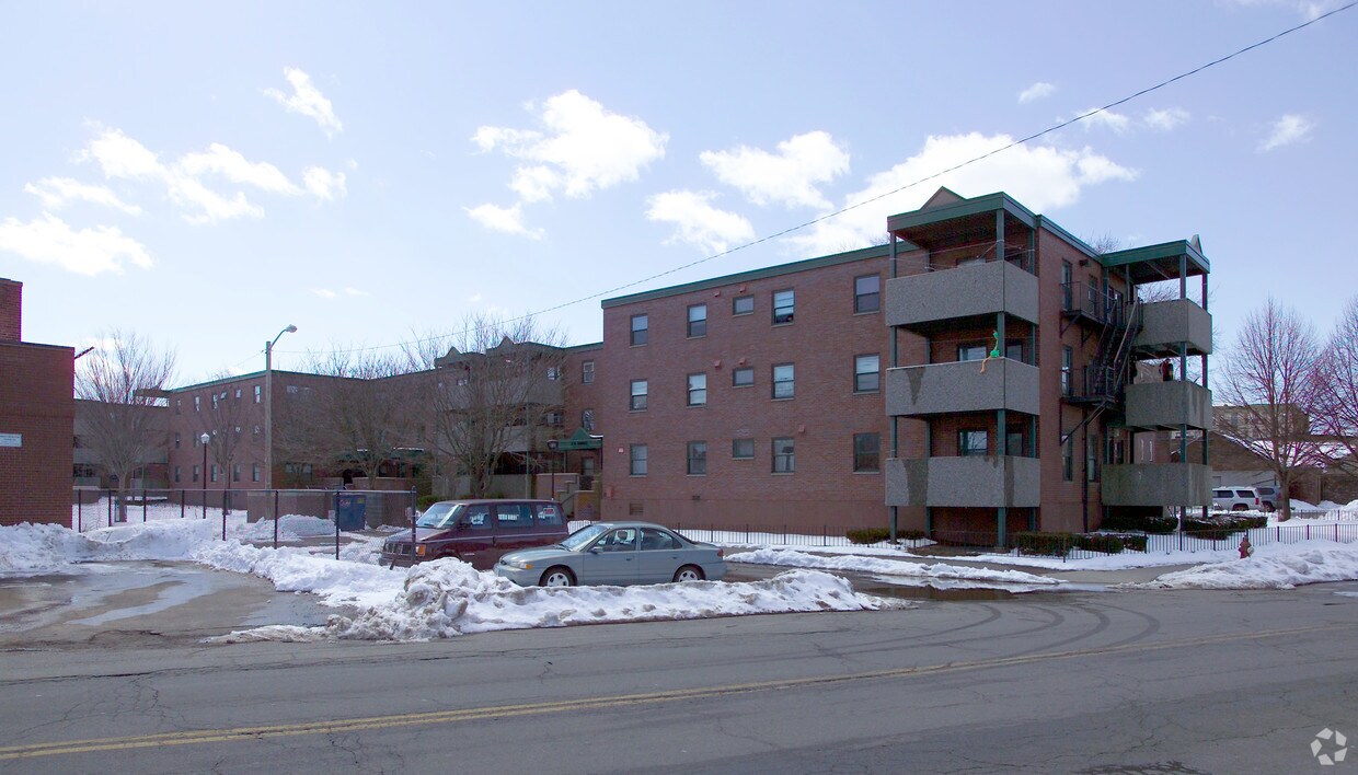 79 N Summer St, Holyoke, MA 01040 Apartments in Holyoke, MA