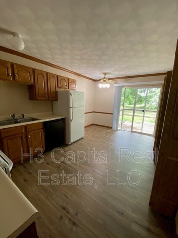 Foto del edificio - 100 Southgate Dr