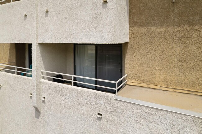 Foto del edificio - 464 S Calle Encilia