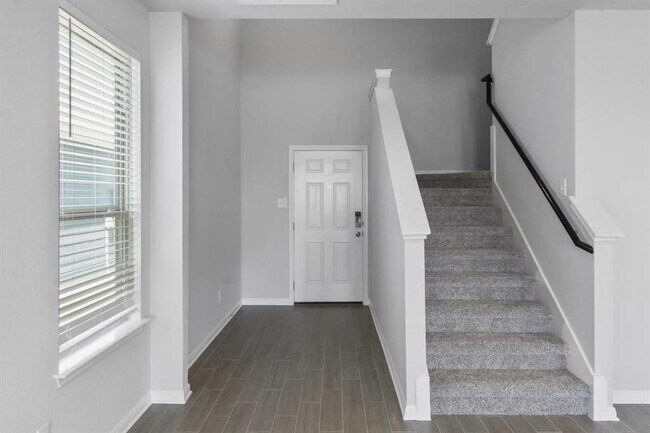 Building Photo - 452 Unforgiven Ln