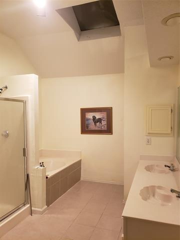 Foto del edificio - 1208 Berkshire Ct
