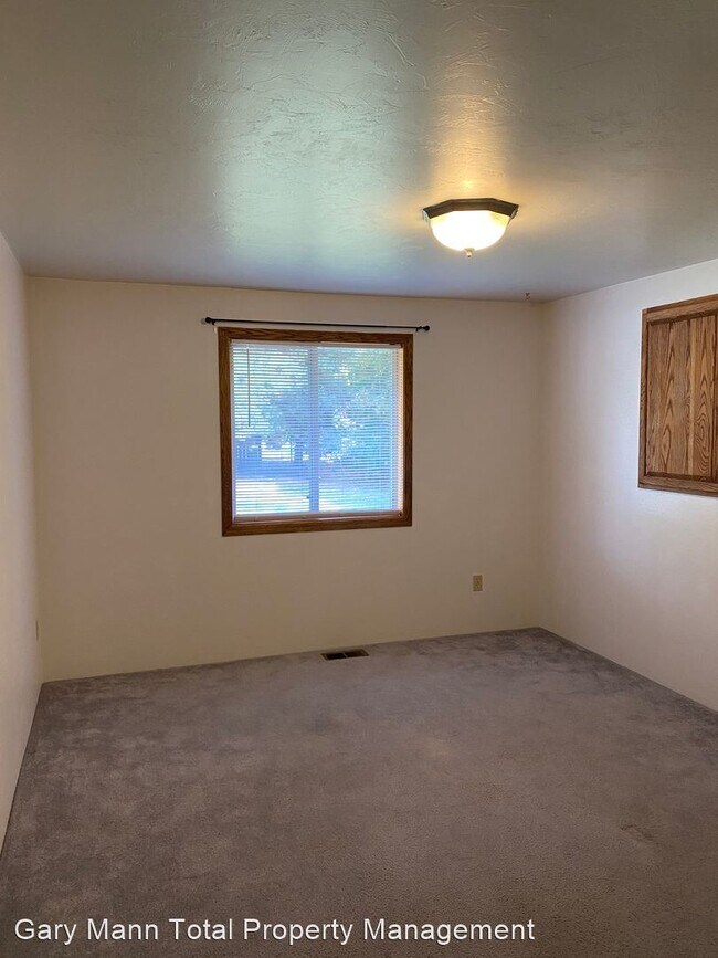 Foto del edificio - 4 br, 2.5 bath House - 4800 Airway Dr
