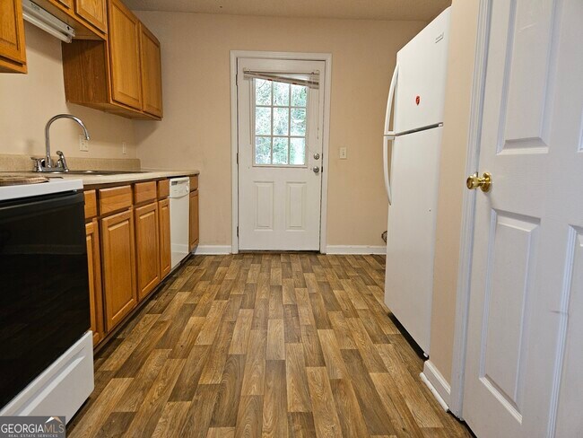 Foto del edificio - 1210 Beaver Creek Dr