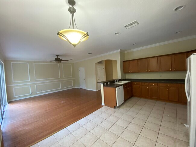 Foto del edificio - 3640 Pine Knot Dr