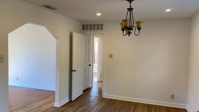 Foto del edificio - Availability Coming Soon on a Cute Two bedroom Rental Close to TCU