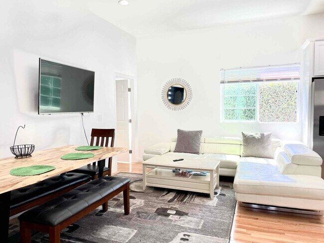 Foto del edificio - 5320 W 119th Pl