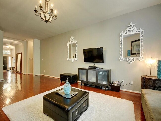 Foto del edificio - 5724 Sunny Vista Dr