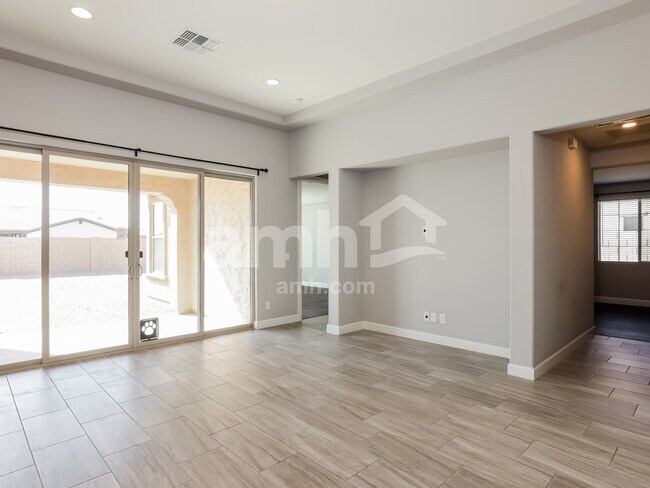 Foto del edificio - 18239 W Goldenrod Street