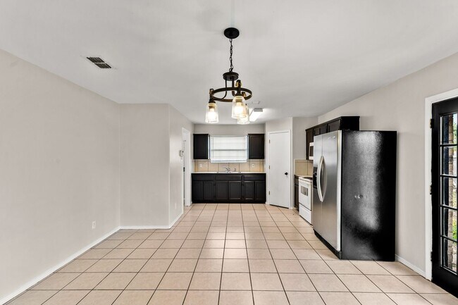 Foto del edificio - 4416 Thunderbird Ave W