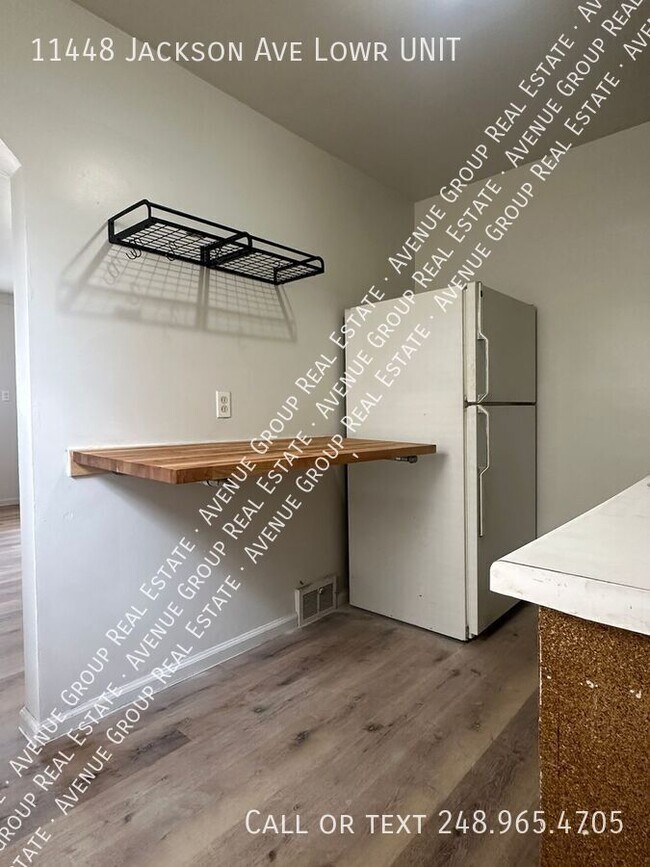 Foto del edificio - 11448 Jackson Ave