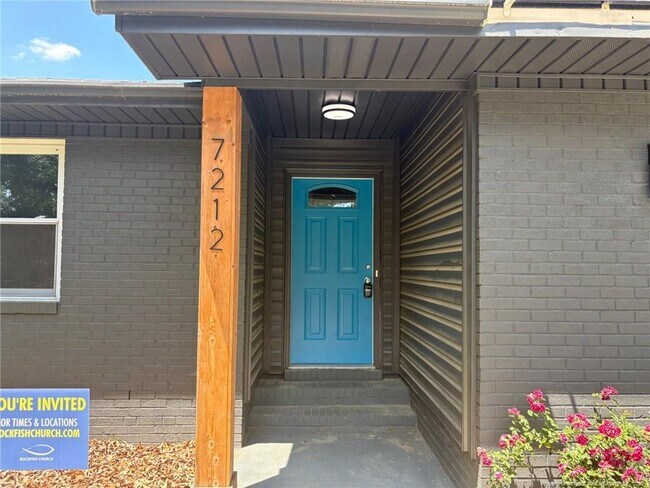 Foto del edificio - 7212 Reedy Creek Dr