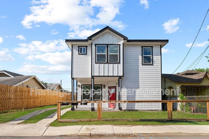 Photo - 323 Gabriel - 1