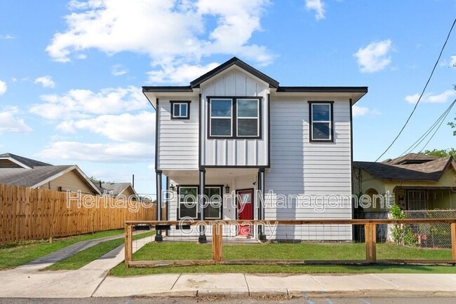 Photo - 323 Gabriel Apartment