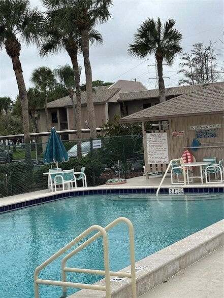 Foto del edificio - 106 Mary Dr