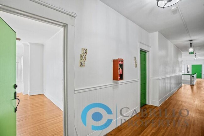 Foto del edificio - 2241 Fourth Ave