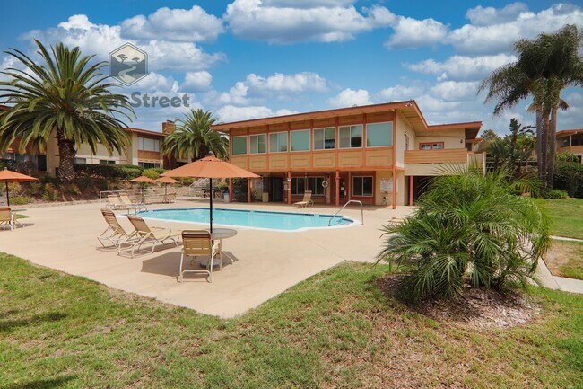 Foto del edificio - 6812 Hyde Park Dr
