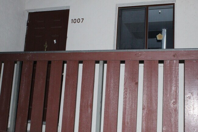 Foto del edificio - 1007 Windsong Cir