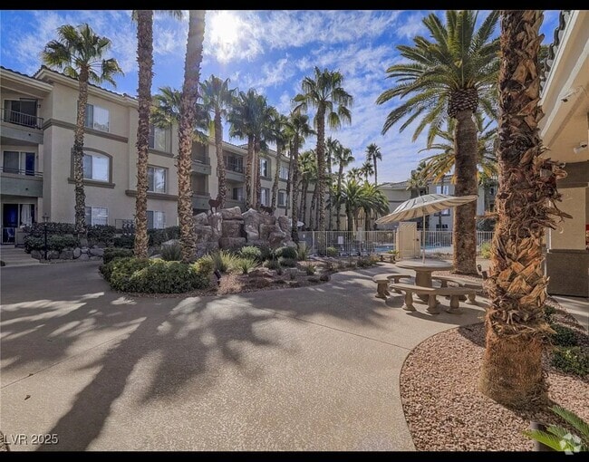 Building Photo - 7111 S Durango Dr
