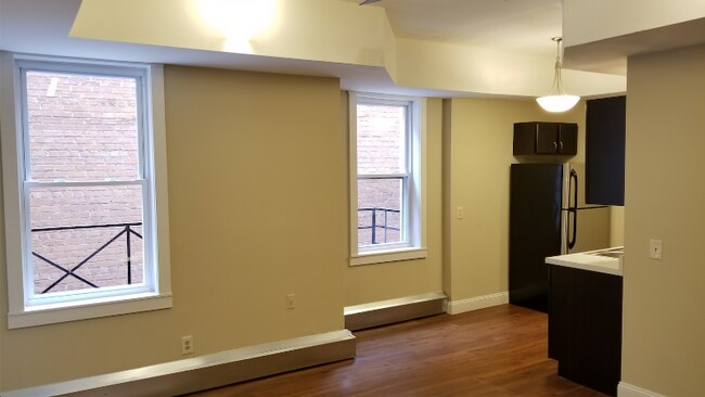 Building Photo - 1325 Pendleton St