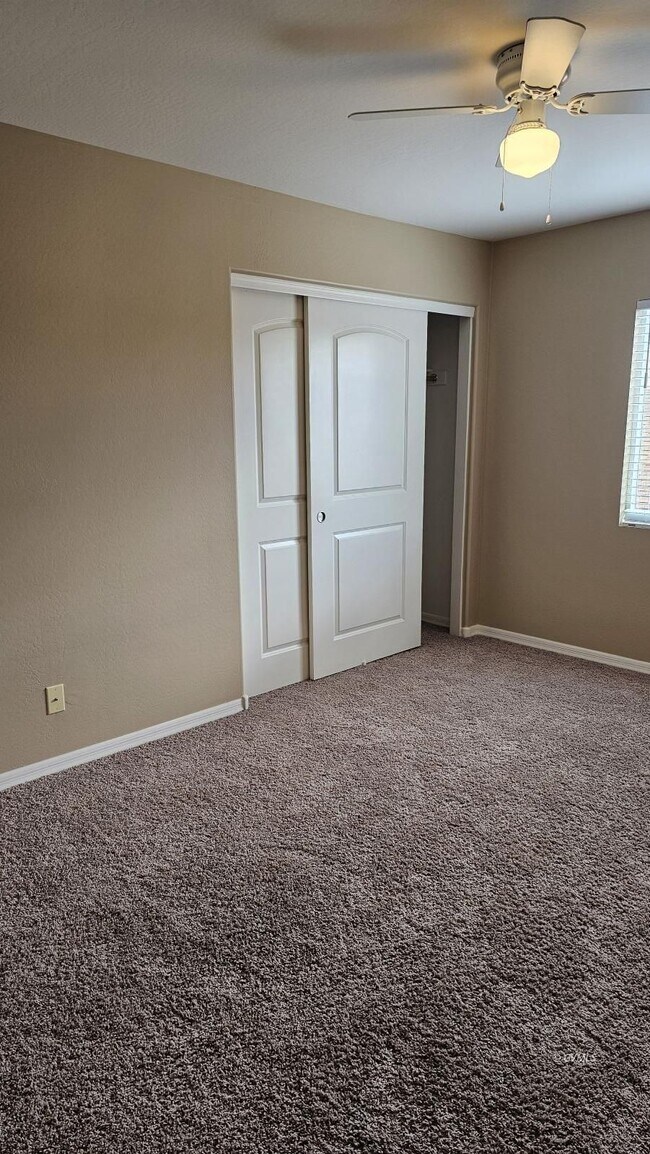 Foto del edificio - 1581 Copper Canyon Dr