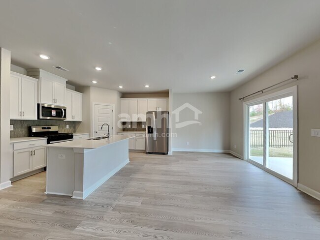 Building Photo - 206 Granby Trl