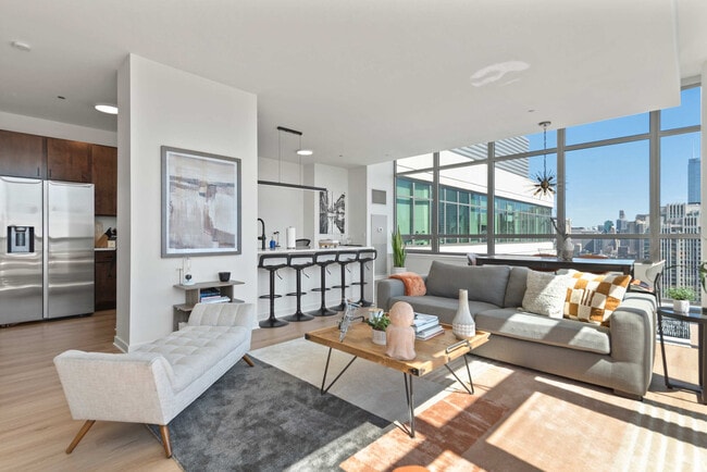 Building Photo - 716 W Kinzie St