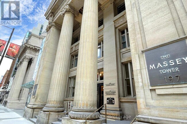 Building Photo - 197 Yonge St