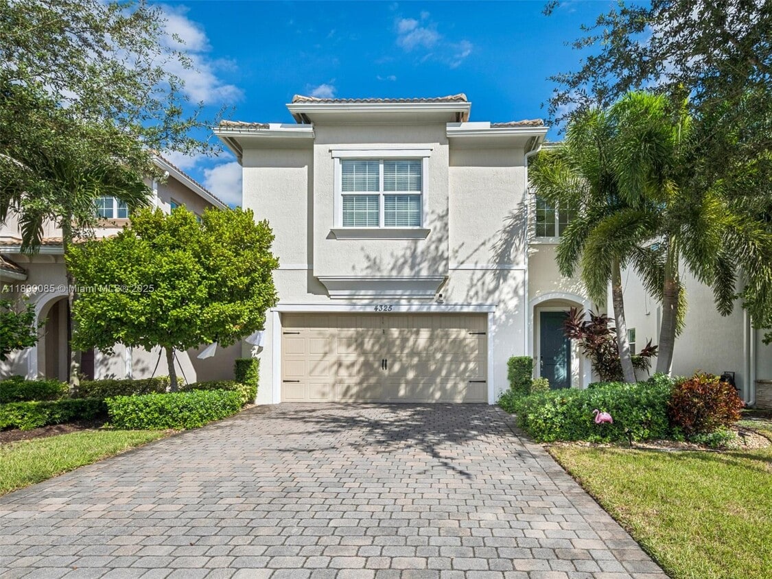 Foto principal - 4325 Large Leaf Ln