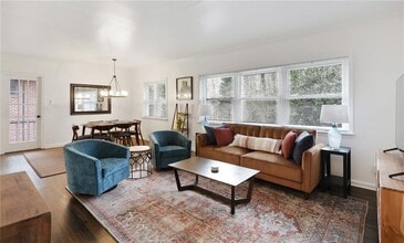 Building Photo - 961 E Rock Springs Rd NE