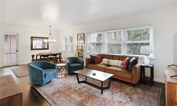 Building Photo - 961 E Rock Springs Rd NE