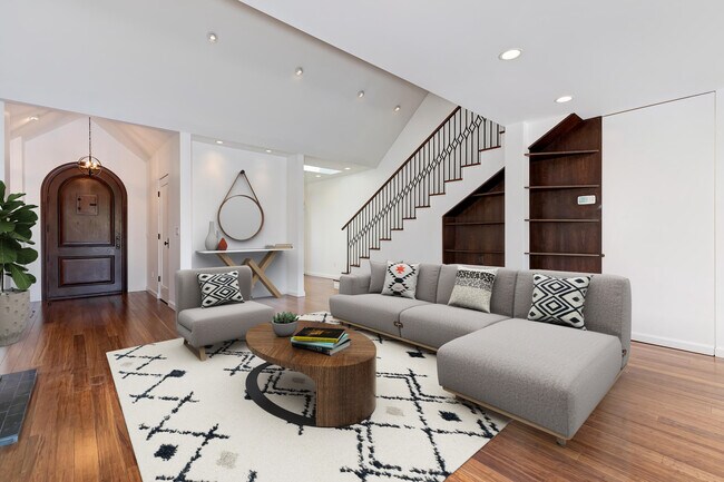 Main living space - 547 N Alta Vista Blvd