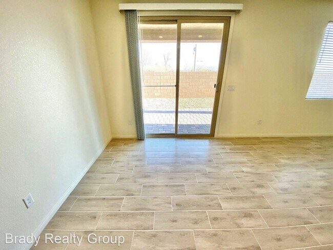 Foto del edificio - 3 br, 2.5 bath House - 5742 Justin Robert St