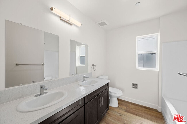 Building Photo - 7411 Artesia Blvd