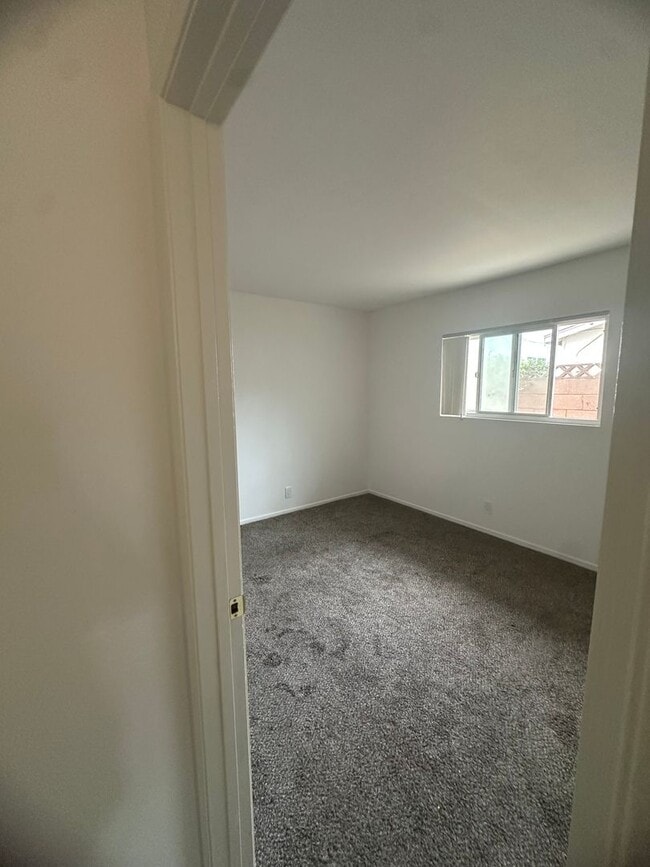 Building Photo - 140 Van Nuys Ave