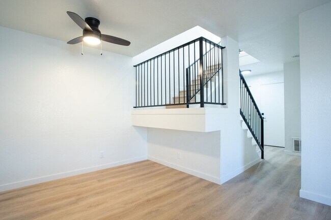 Building Photo - 28525 Ave. La Paz