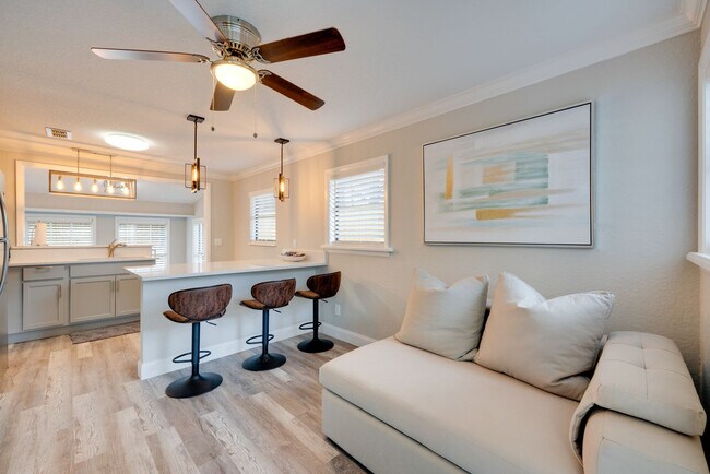 Foto del edificio - 224 E Kelly Park Rd