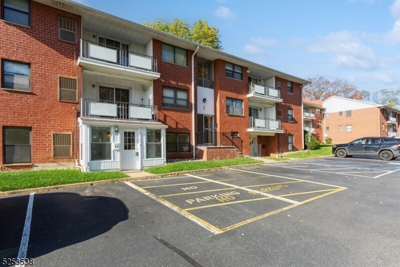 Primary Photo - 1300 Rock Ave