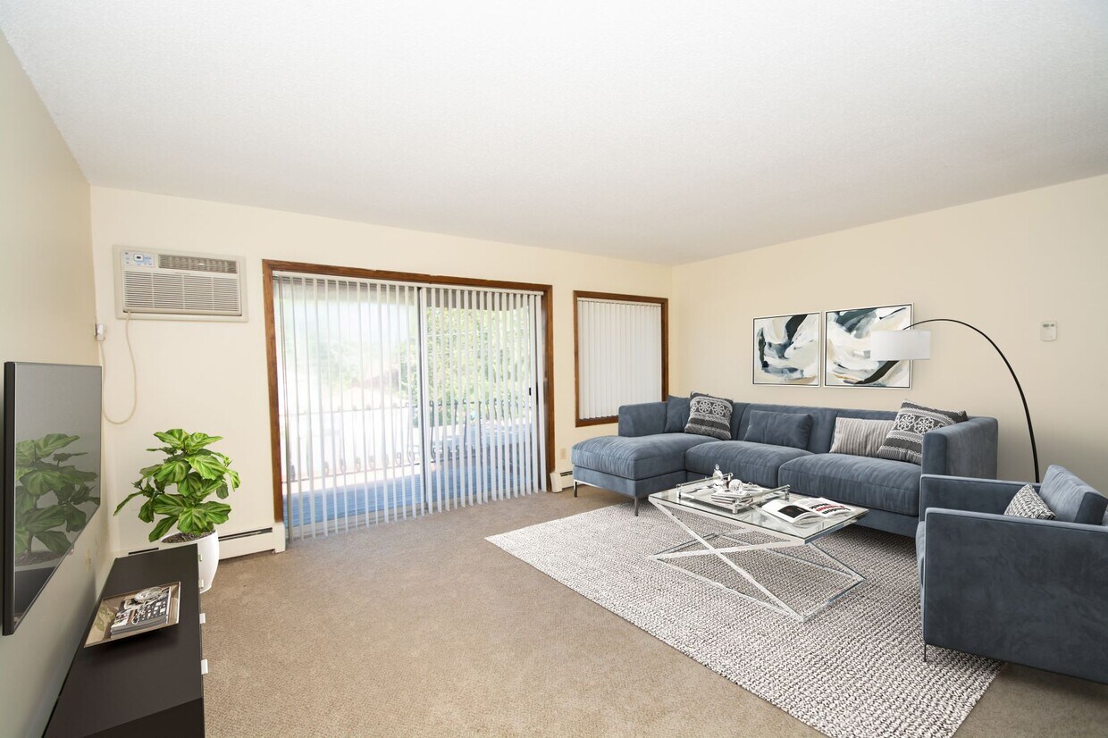 Creekwood Estates Apartments in Hopkins, MN