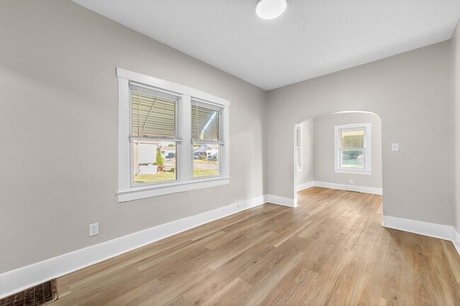 Foto del edificio - Charming 3BR/1BA Home with Modern Updates ...