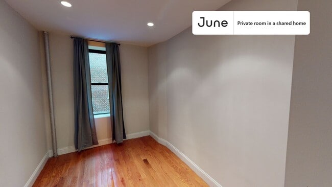 Building Photo - Room in Shared 2 bed/1 bath home
