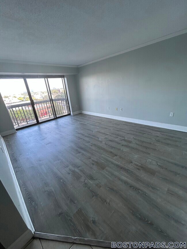 Foto del edificio - 15 N Beacon St