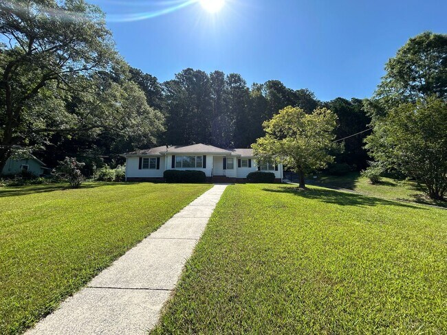 Foto del edificio - 225 Blacks Bluff Rd SW