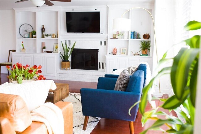 Foto del edificio - 1504 Robinhood Rd