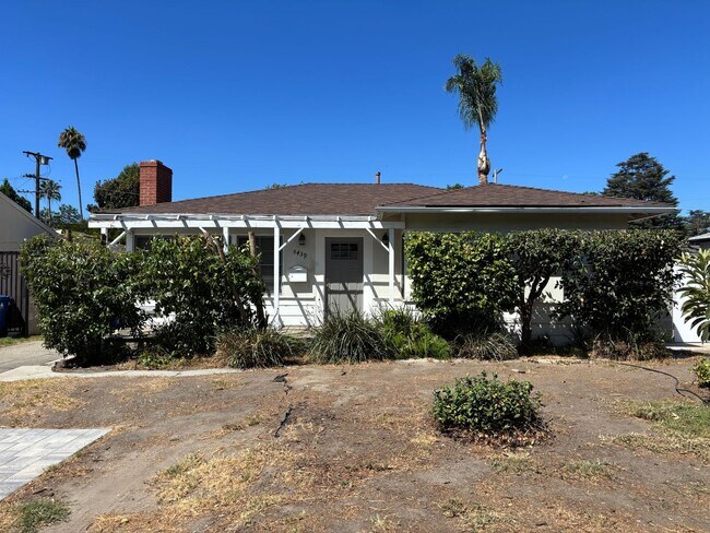Foto del edificio - Bright 2-Bedroom Valley Village Home with Large Backyard, Central A/C & Private Driveway — $3,995...